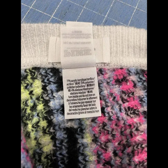 PINK Victoria's Secret Oversize Sweater Snowflake Multicolor Knit Long Sleeve XS - Picture 12 of 14